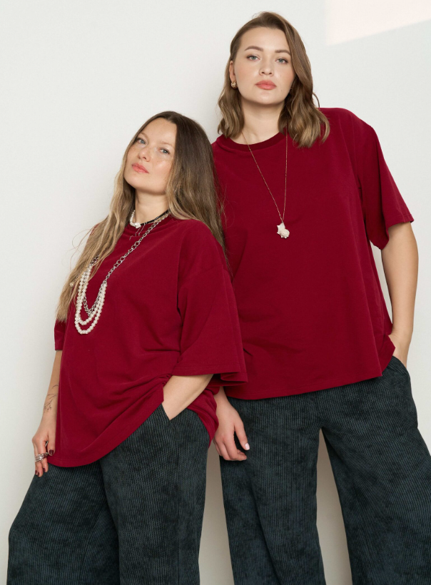 Футболка с круглым вырезом в цвете винный, S